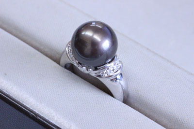 黒蝶 タヒチ 真珠の指輪をピンクゴールドの普段使いのネックレスにリフォーム