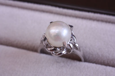 デザインが古い真珠の指輪を冠婚葬祭用にリフォーム